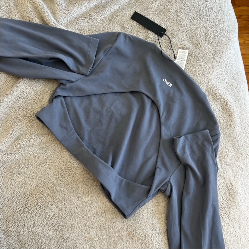 NEW! Oner Active SOFT-MOTION LONG SLEEVE CROP TOP Granite Blue Large - Picture 4 of 4